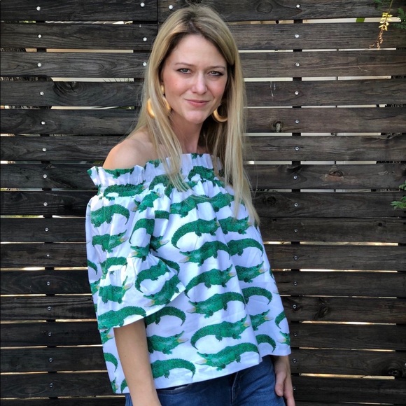 brooke wright designs Tops - EUC Brooke Wright Designs Alligator Olivia Top